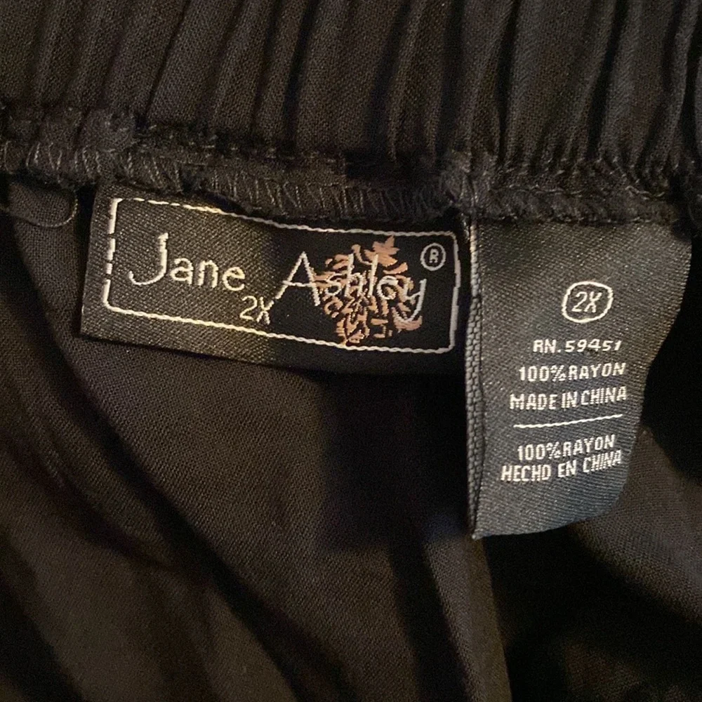💜💜 JANE ASHLEY Black Embroidered Skirts NWT